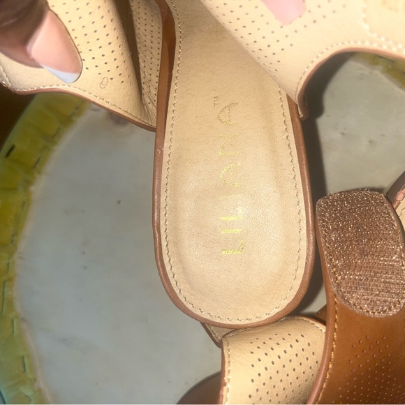 Liliana sandals ! Awesome for the fall size 8 - Picture 5 of 5